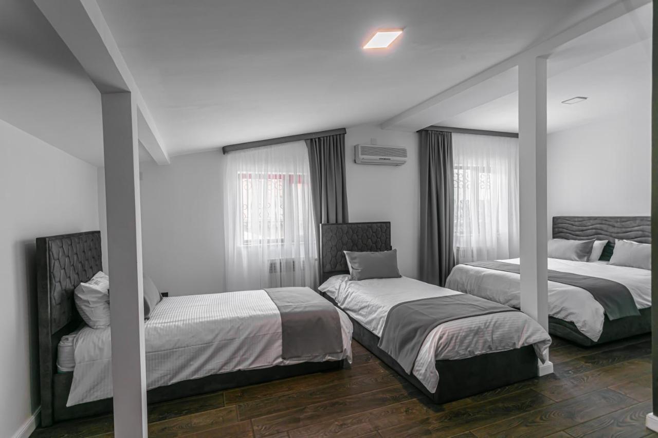 יירבאן Luxe Apartment In Center מראה חיצוני תמונה