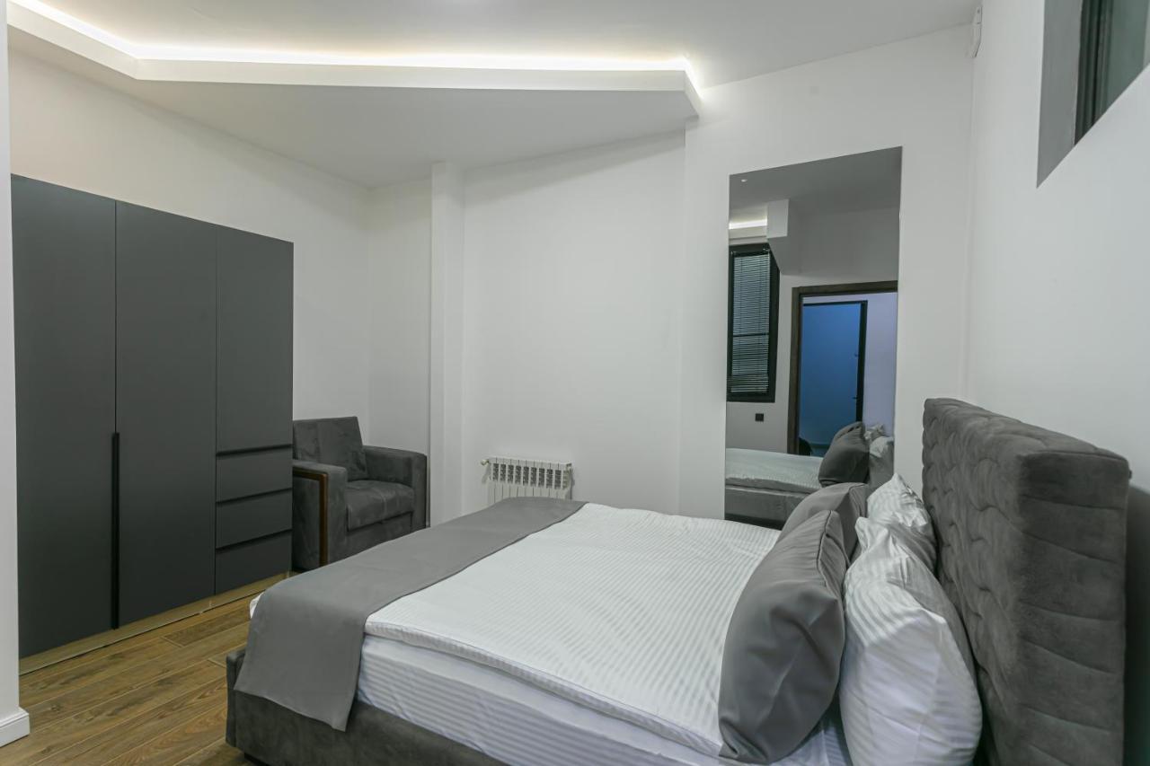 יירבאן Luxe Apartment In Center מראה חיצוני תמונה