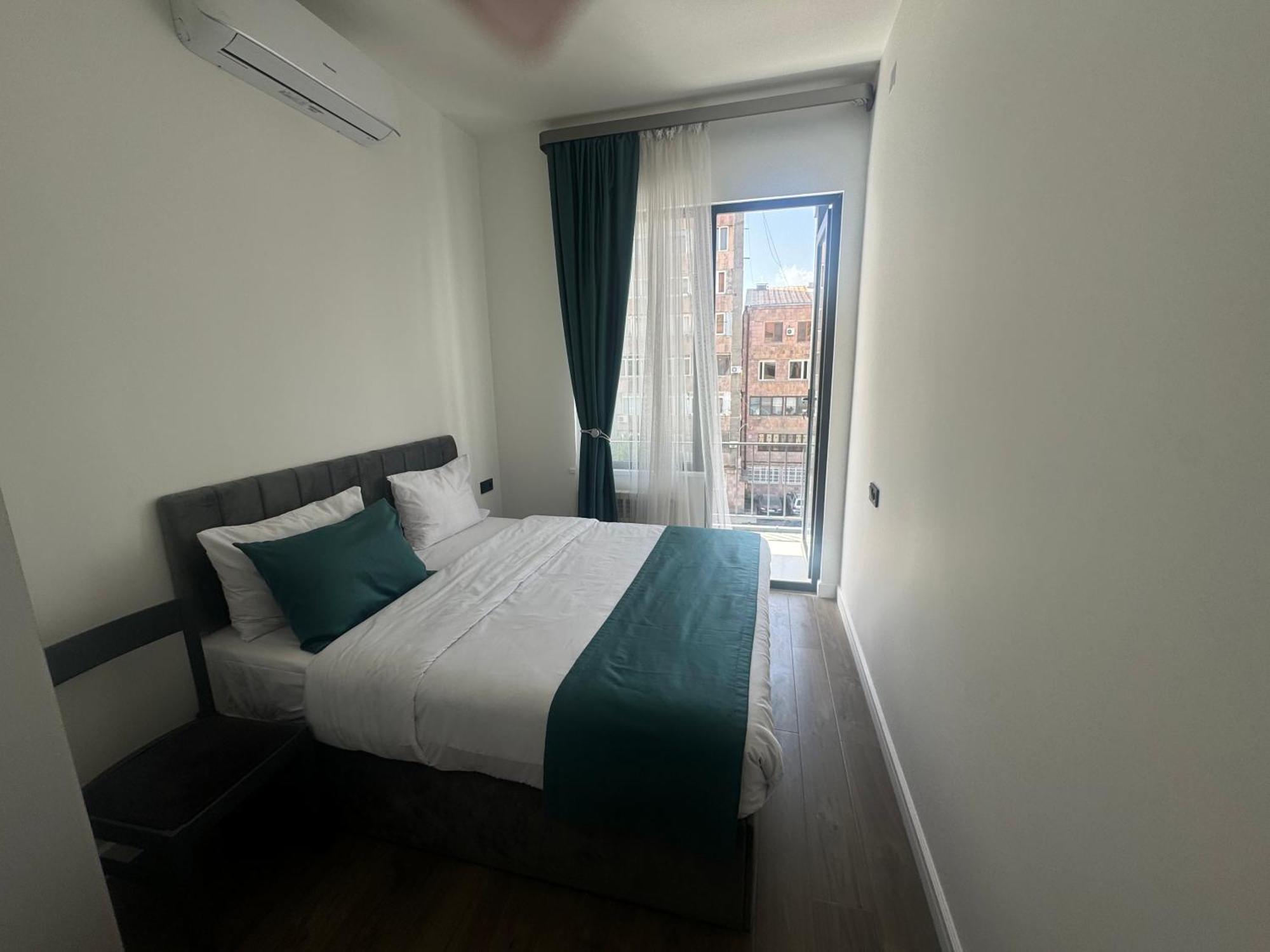 יירבאן Luxe Apartment In Center מראה חיצוני תמונה
